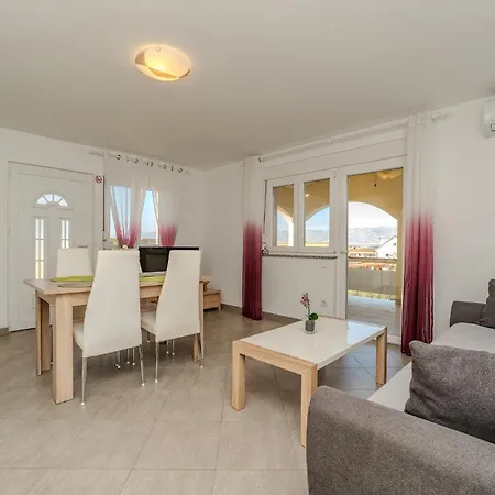 Apartman Anton *